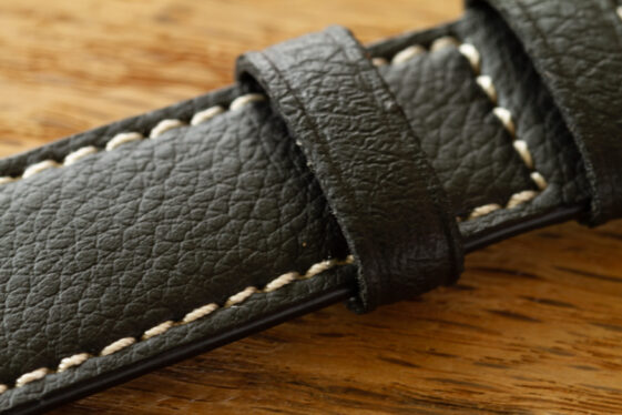 Pineapple-Leather black contrast seam